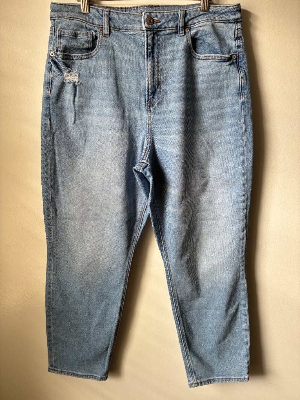EUC AMERICAN EAGLE MOM JEAN SIZE 16 SHORT